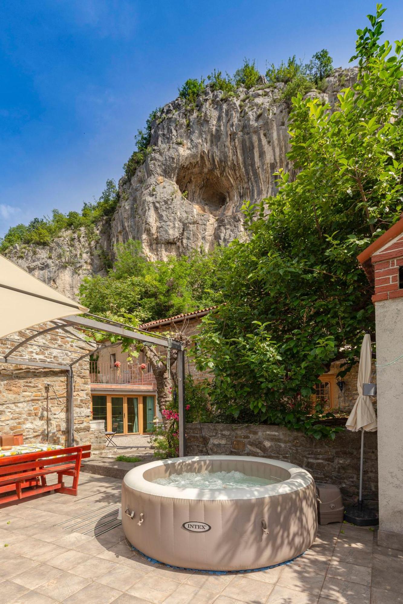 Under The Rock House In Osp With Hot Tubアパートメント エクステリア 写真