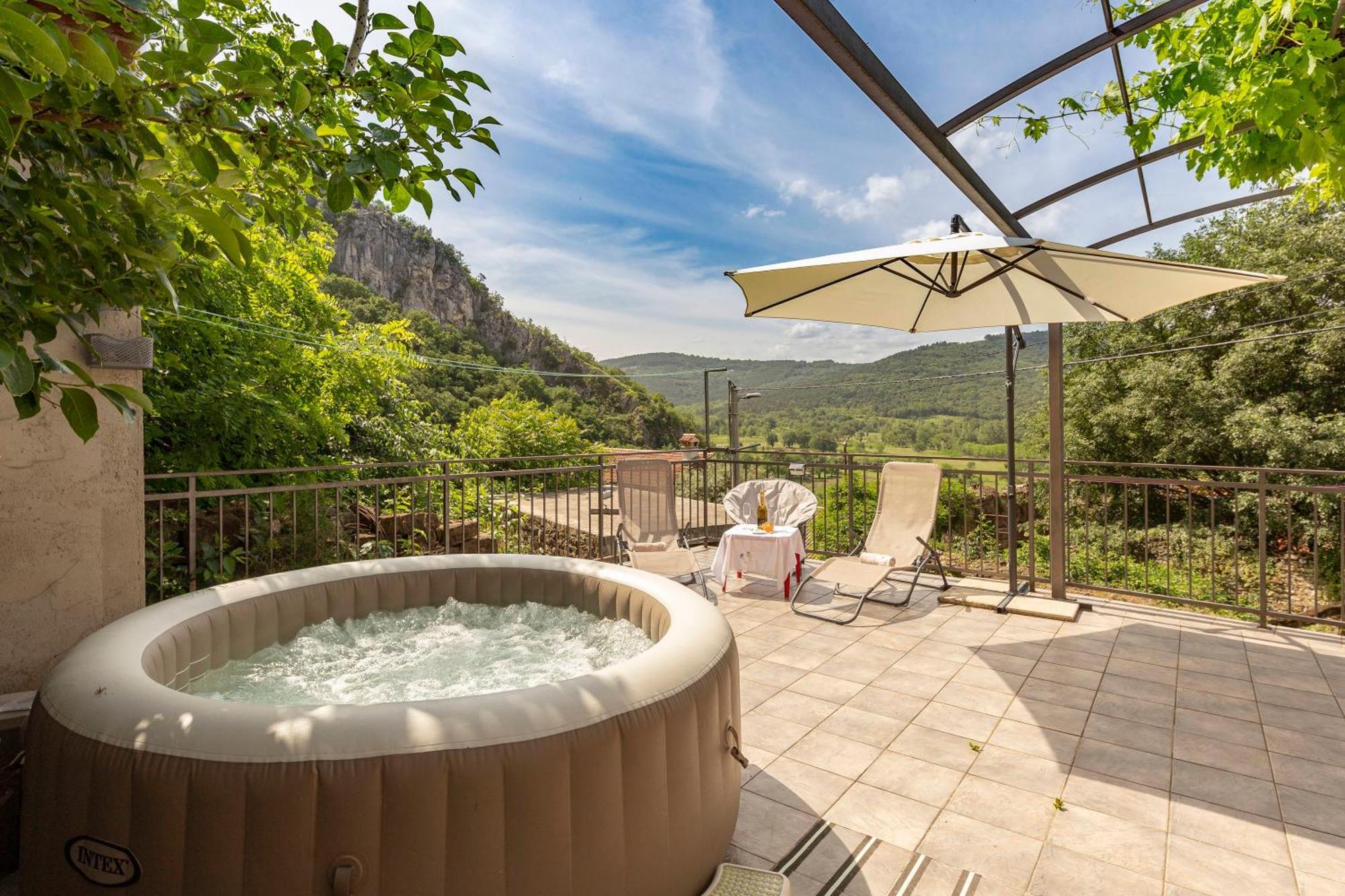 Under The Rock House In Osp With Hot Tubアパートメント エクステリア 写真