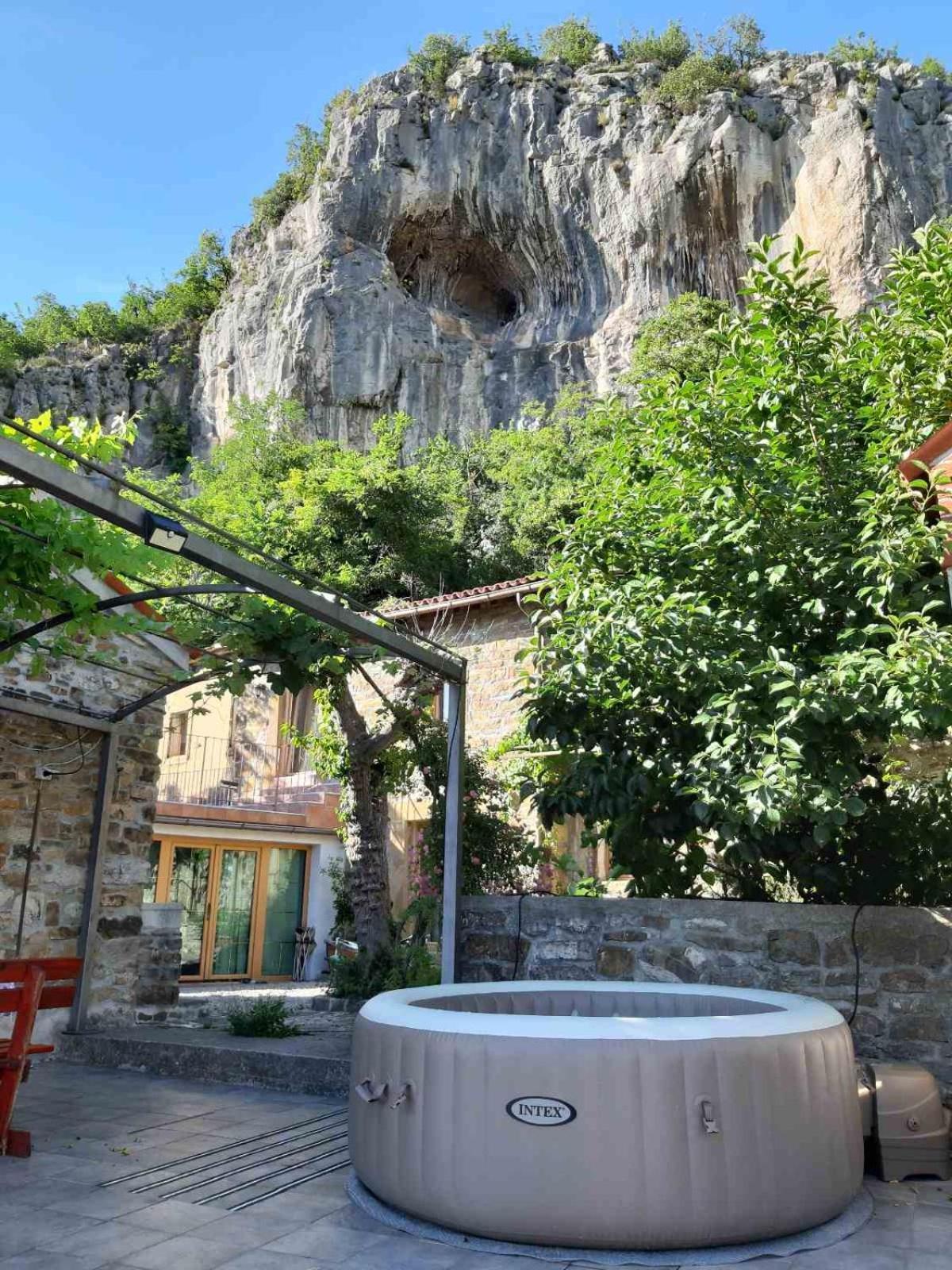 Under The Rock House In Osp With Hot Tubアパートメント エクステリア 写真